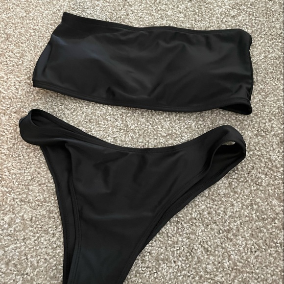 Shien swimsuit in Black, Set in S - Picture 2 of 3